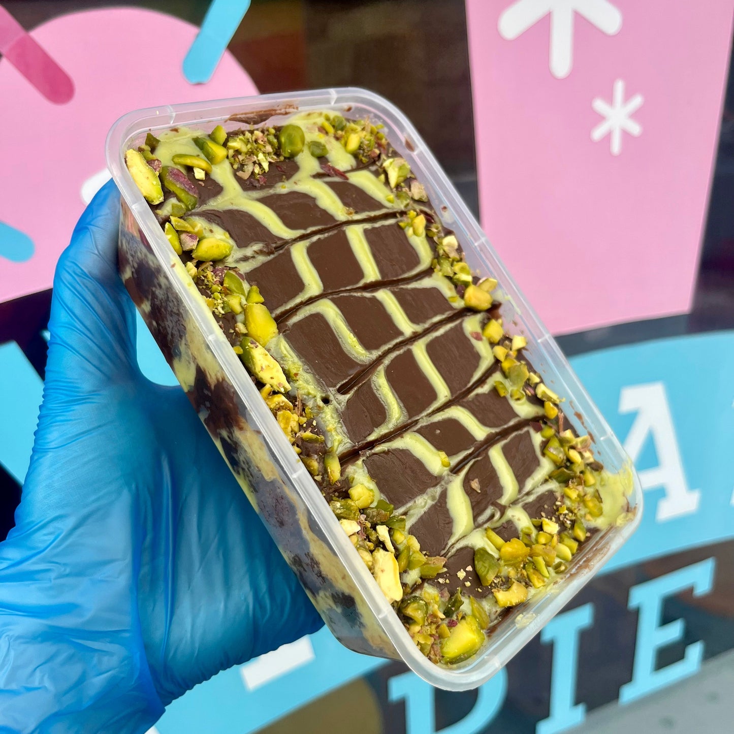 Viral Dubai Cake Box