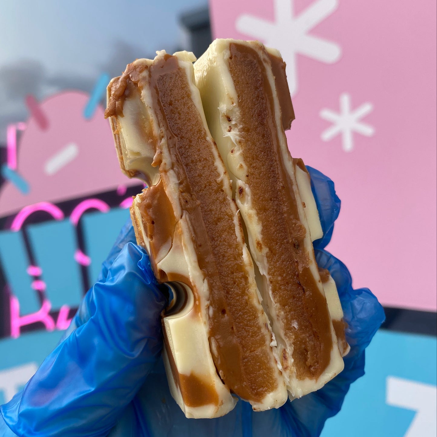 Biscoff Blondie Chocolate Bar